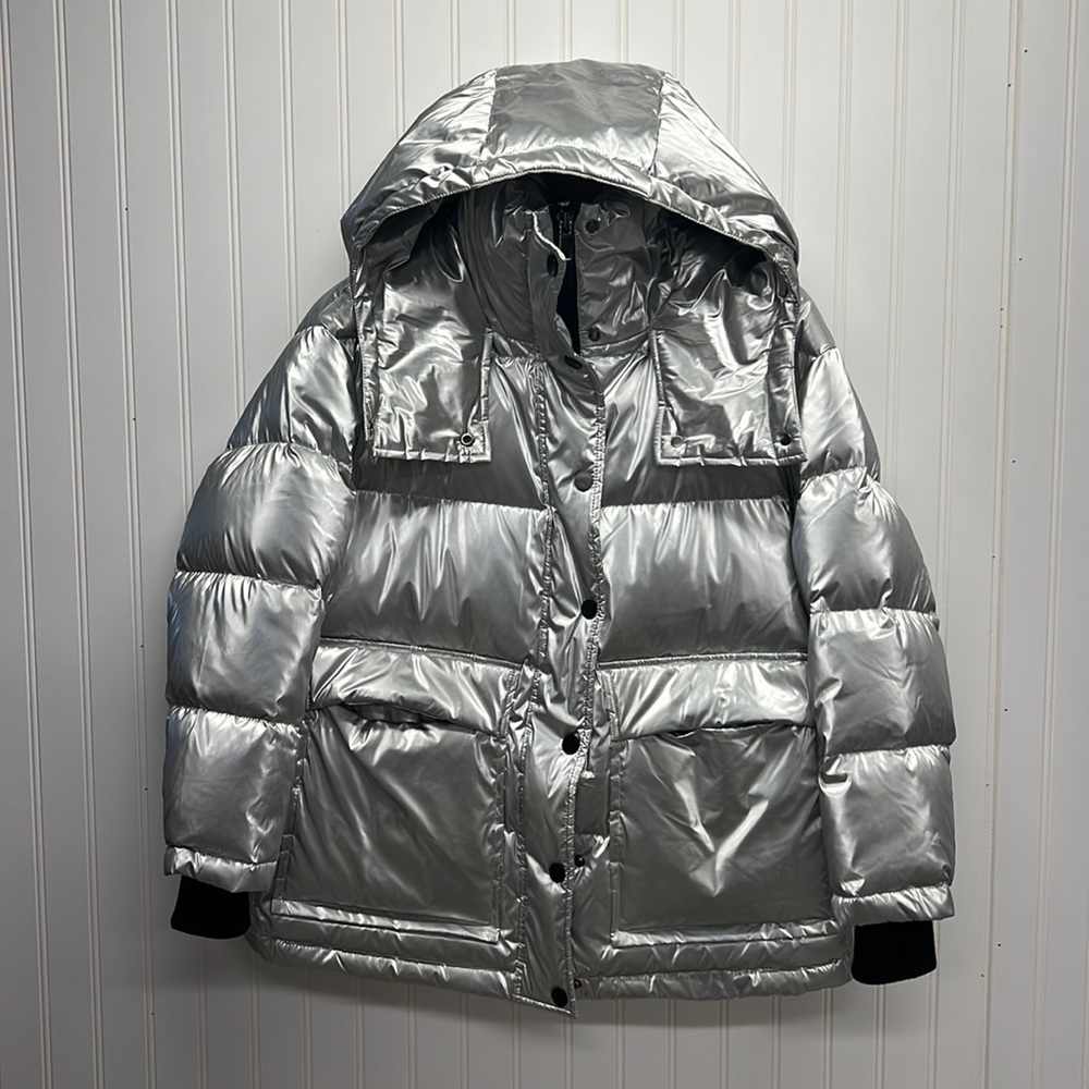 Lattelier Belted Silver Puffer Jacket‎ Sz M
